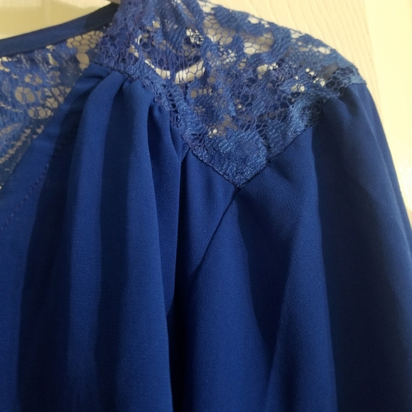 Blue lace detail top - Picture 2 of 2